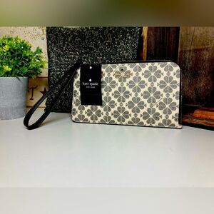 Lucy Spade Flower Medium L-zip Wristlet/Clutch